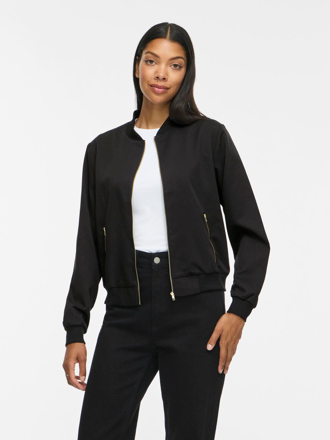 model_shot-front